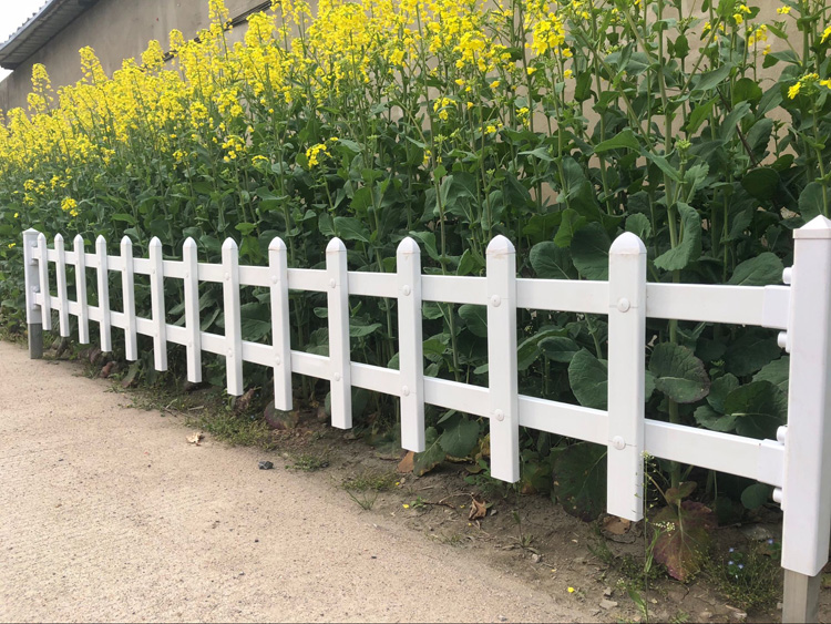乡村外面使用竹篱笆围栏好处？
