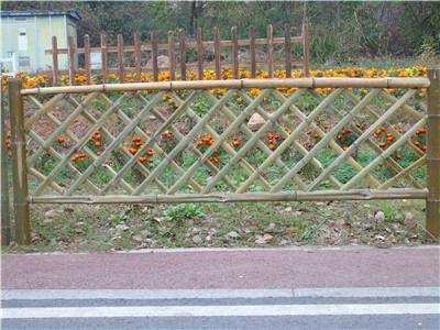  美丽乡村竹篱笆图片怎么定位护栏安装？