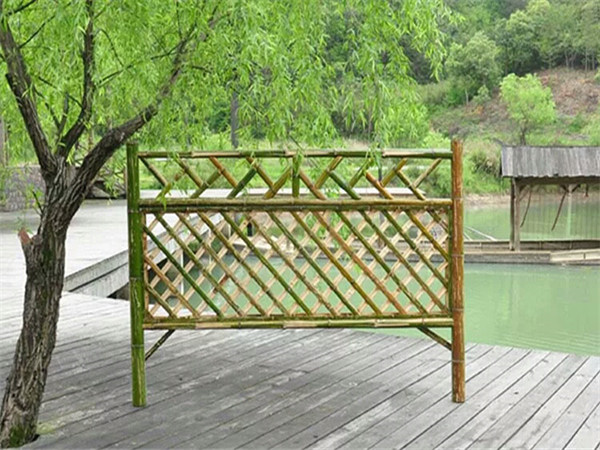 竹篱笆护栏厂家针对不同竹子护栏生产标准！